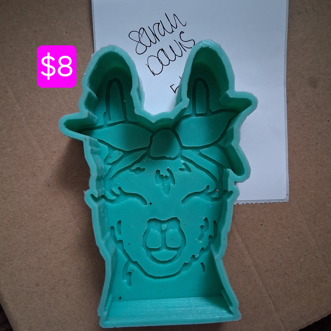 Llama Mold