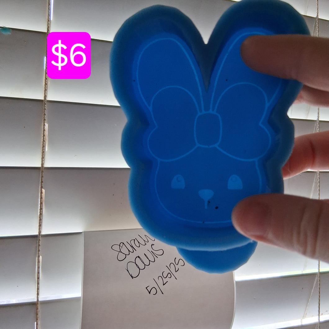 Bunny with Bow Mold
