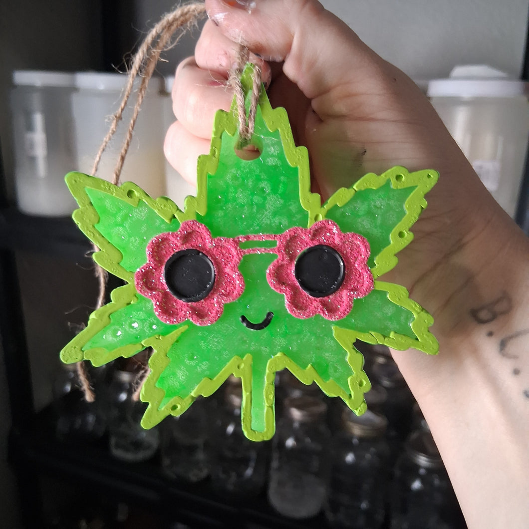 Groovy Weed Leaf